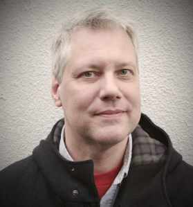 Fredrik-allvarig1FÄRG